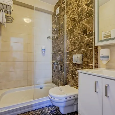 Cihangir Hotel 2*